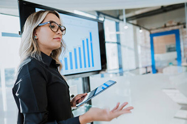 Custom ERP vs Off-The-Shelf Software: Strategic Analysis for Growing Enterprises
